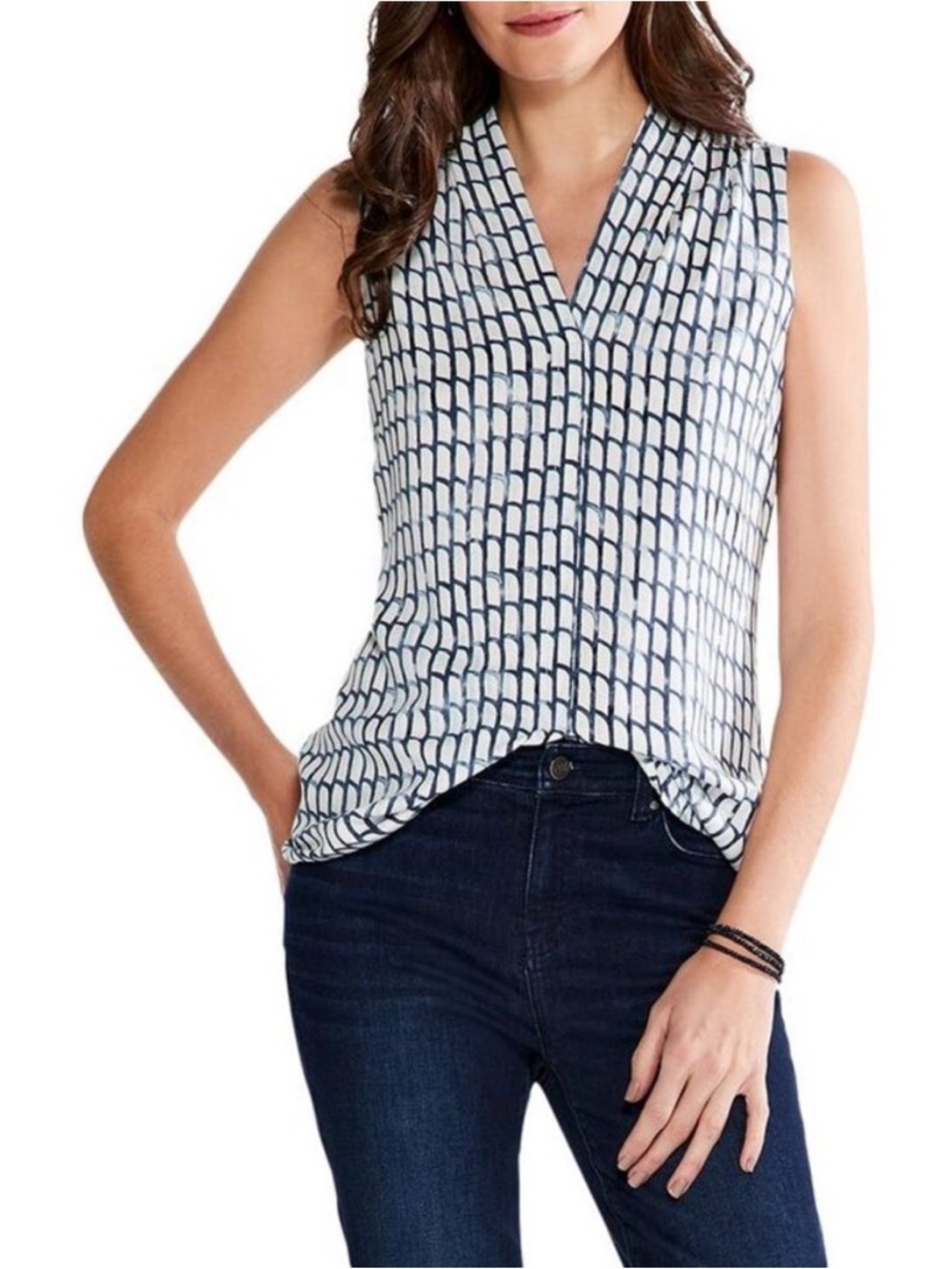 NIC+ZOE White and Navy Printed Sleeveless V-Neck tank